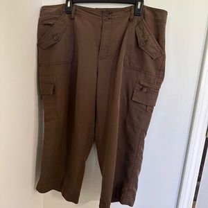 Caribbean Joe Woman Brown Capri Utility Pants Size 16W